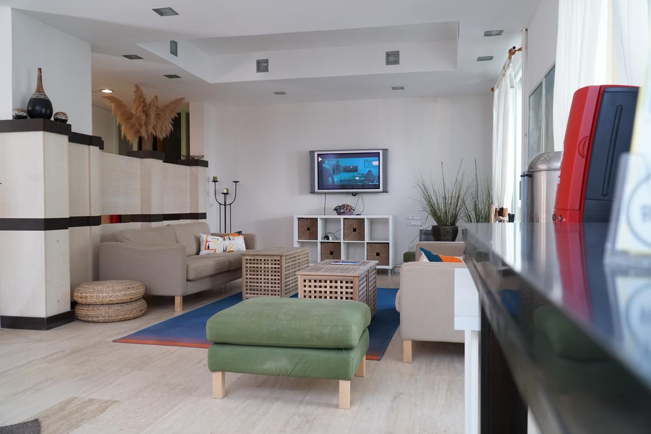 R+ Hotel By Rooms Çeşme エクステリア 写真